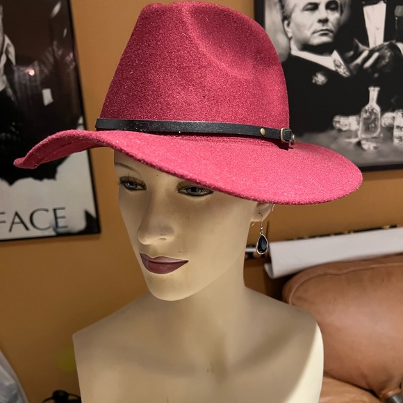 Burgundy suede hat - Picture 4 of 4